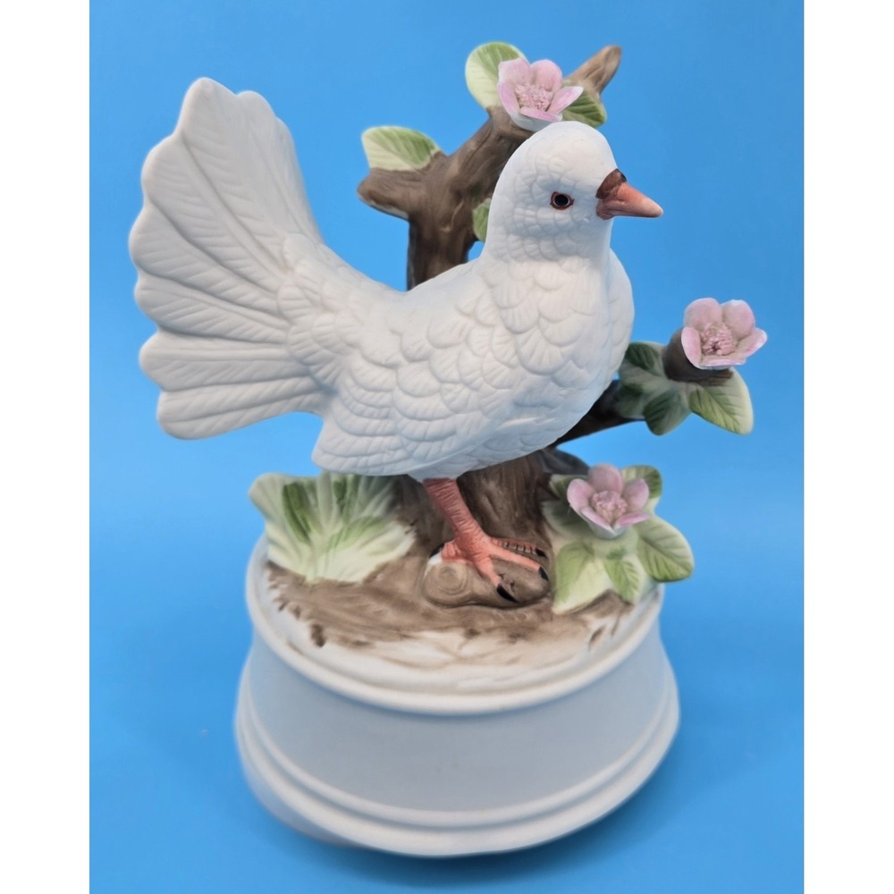 Vtg White Porcelain Dove Music Box Kimco 6" Peace Plays Everything is Beautiful‎